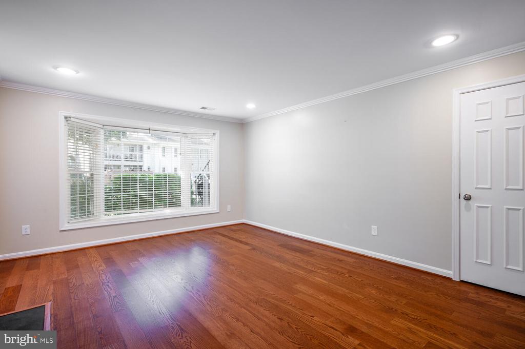 6052 ESSEX HOUSE SQUARE A 6052A