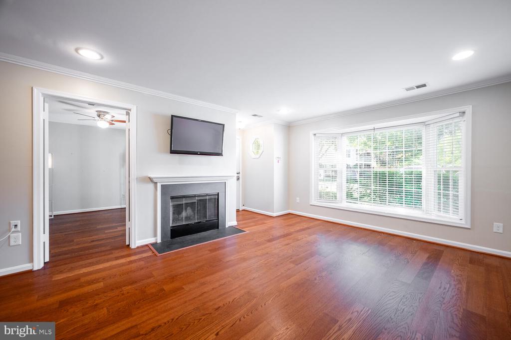 6052 ESSEX HOUSE SQUARE A 6052A