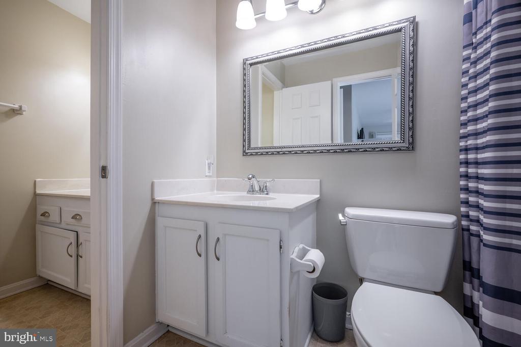 6052 ESSEX HOUSE SQUARE A 6052A