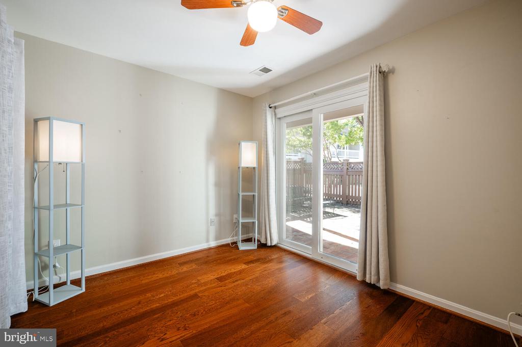 6052 ESSEX HOUSE SQUARE A 6052A