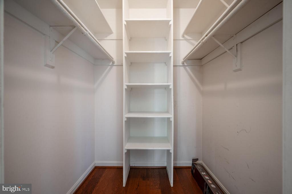 6052 ESSEX HOUSE SQUARE A 6052A