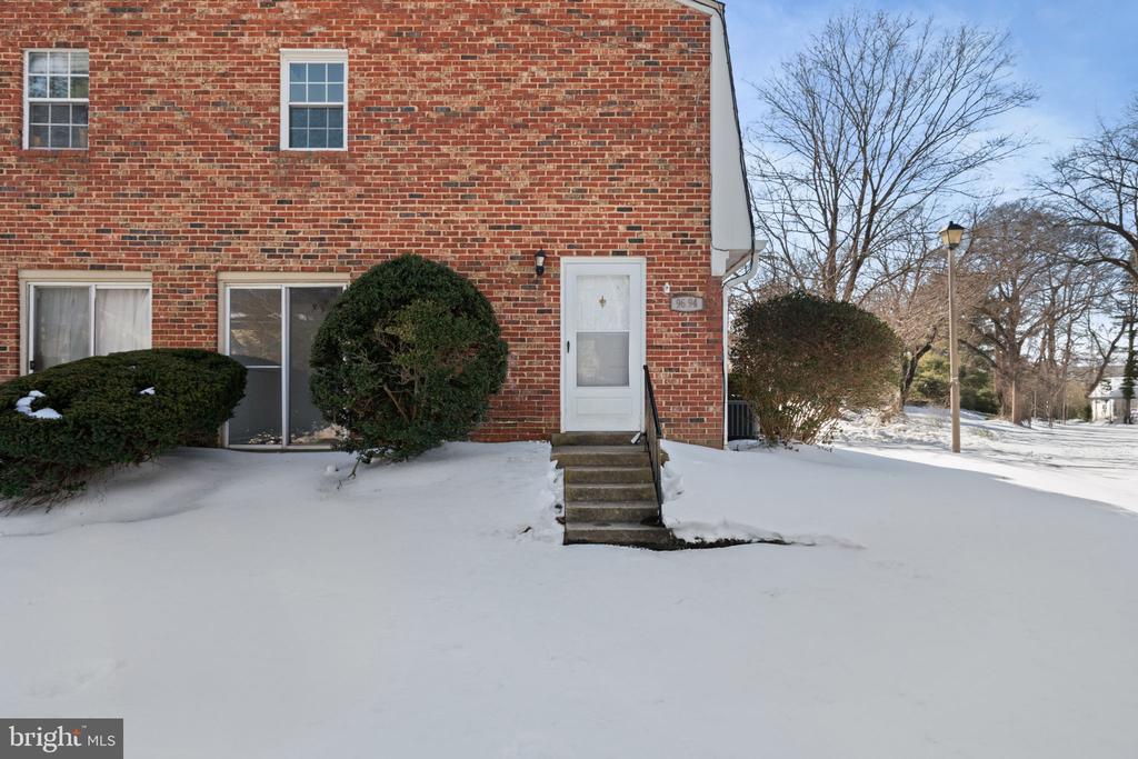 9694 HAGEL CIRCLE 39/C