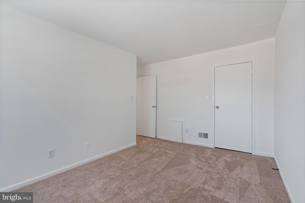 9694 HAGEL CIRCLE 39/C