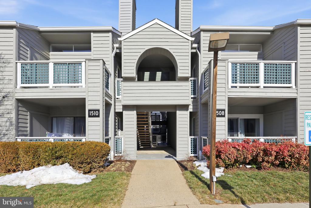 1508 SUMMERCHASE COURT B