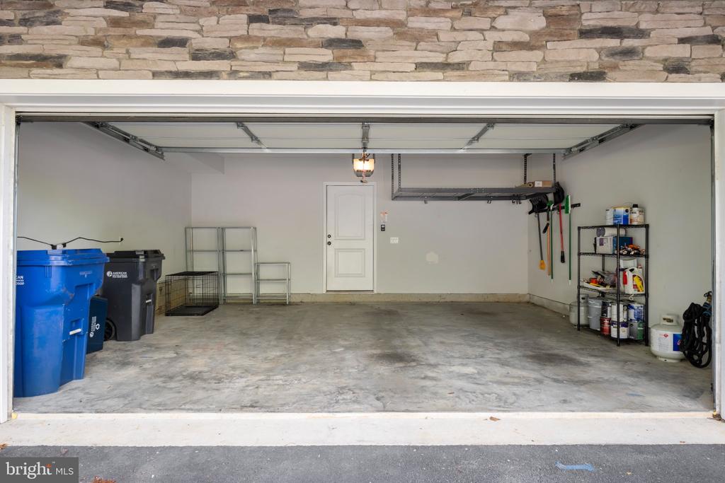 8276 SAFARIAN WAY