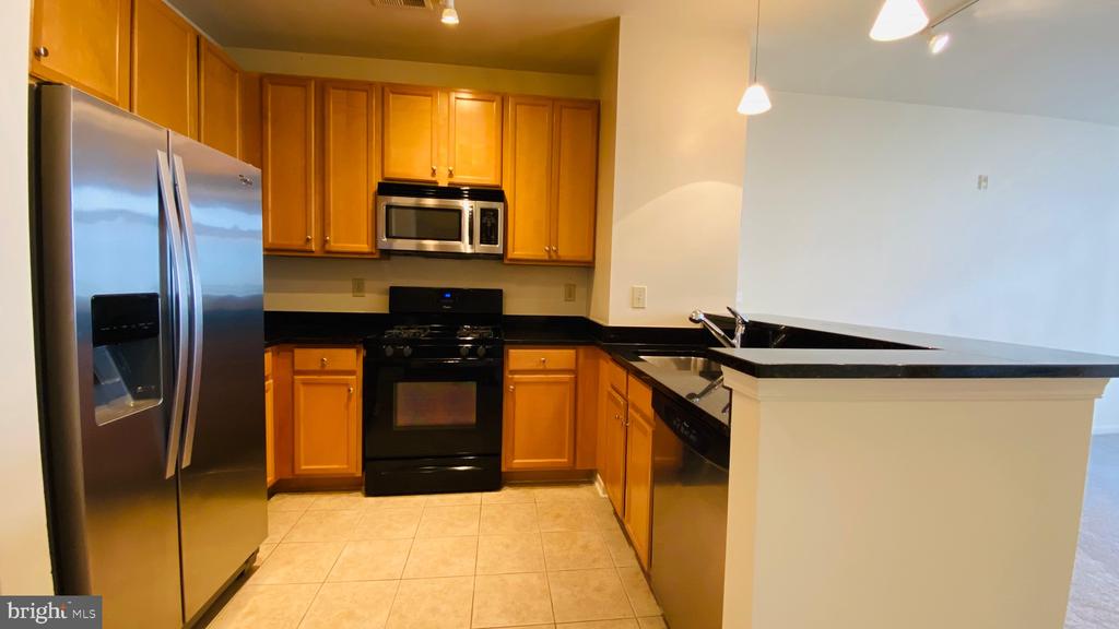 2665 PROSPERITY AVENUE Unit: 307