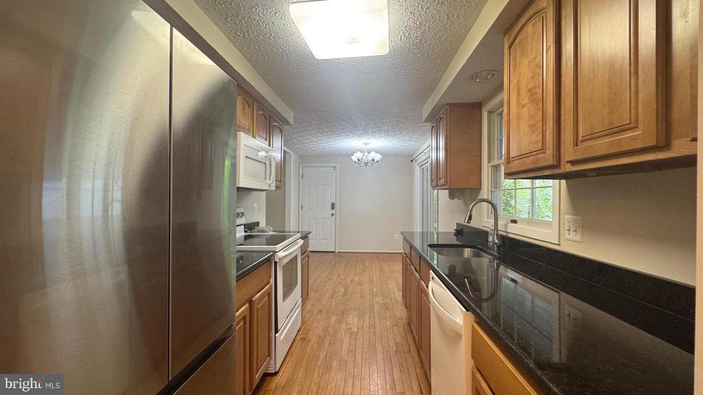 5726 OAK FERN COURT