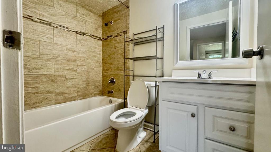 5726 OAK FERN COURT