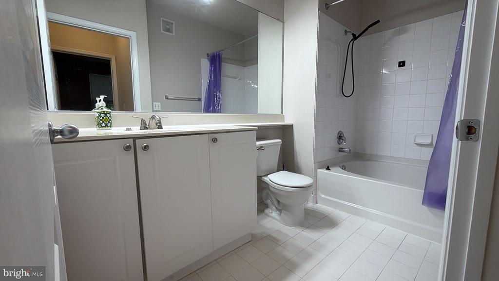 9480 VIRGINIA CENTER BOULEVARD Unit: 12