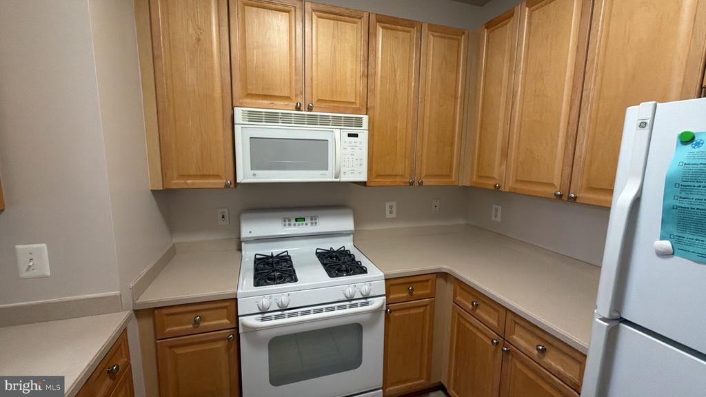 9480 VIRGINIA CENTER BOULEVARD Unit: 12