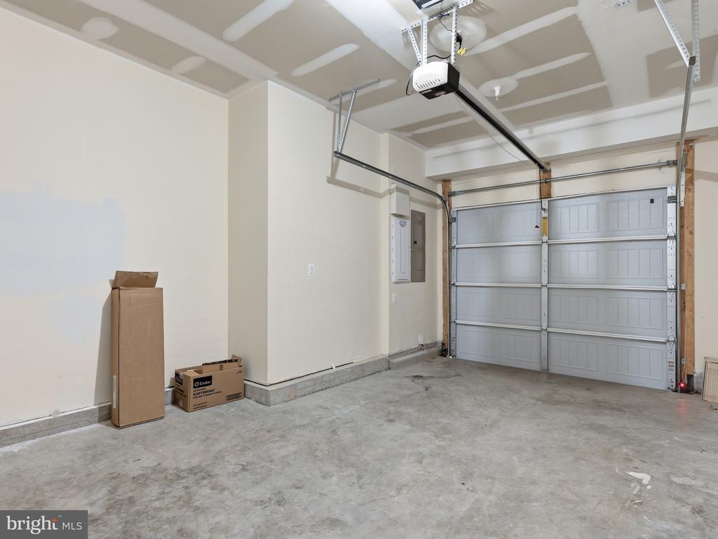 2626 LASSEN WALK Unit: B