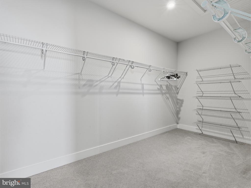 2626 LASSEN WALK Unit: B