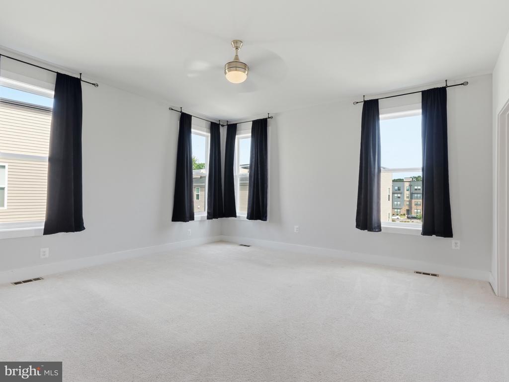 2626 LASSEN WALK Unit: B