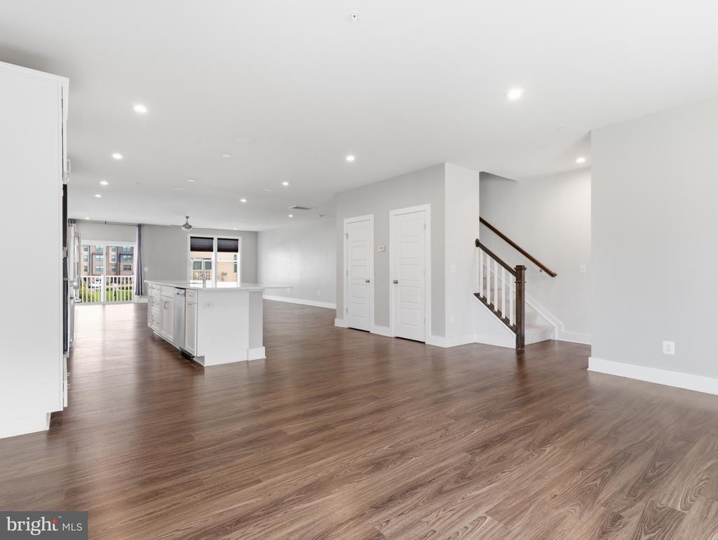 2626 LASSEN WALK Unit: B