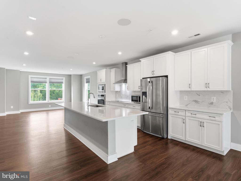 2626 LASSEN WALK Unit: B