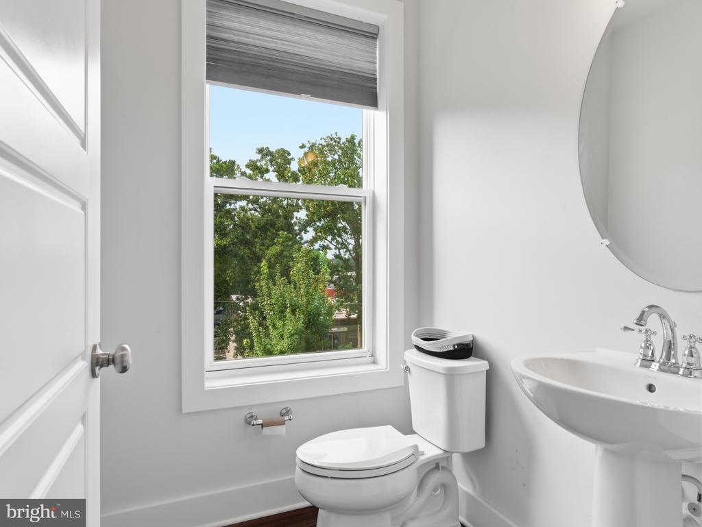 2626 LASSEN WALK Unit: B