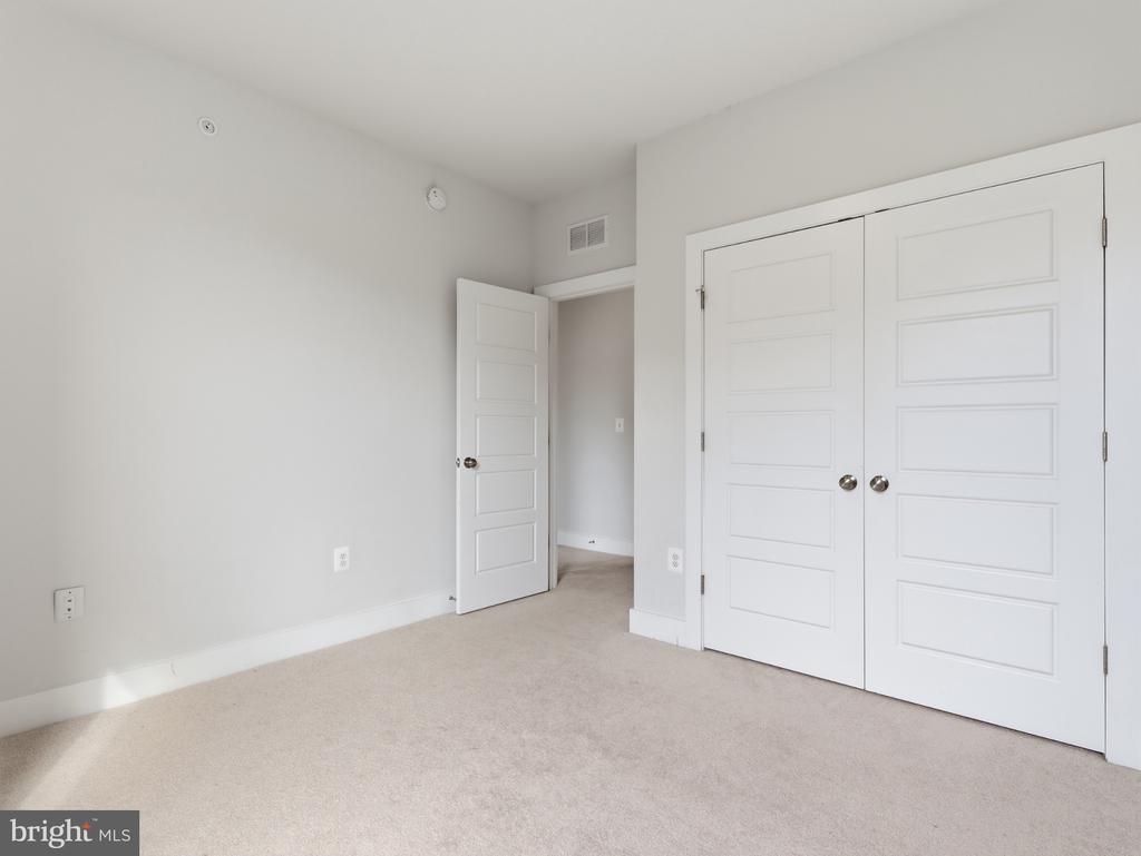 2626 LASSEN WALK Unit: B