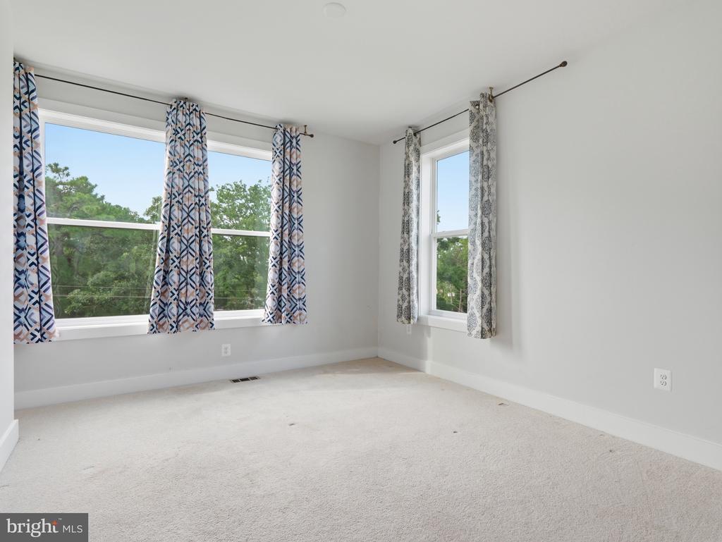 2626 LASSEN WALK Unit: B
