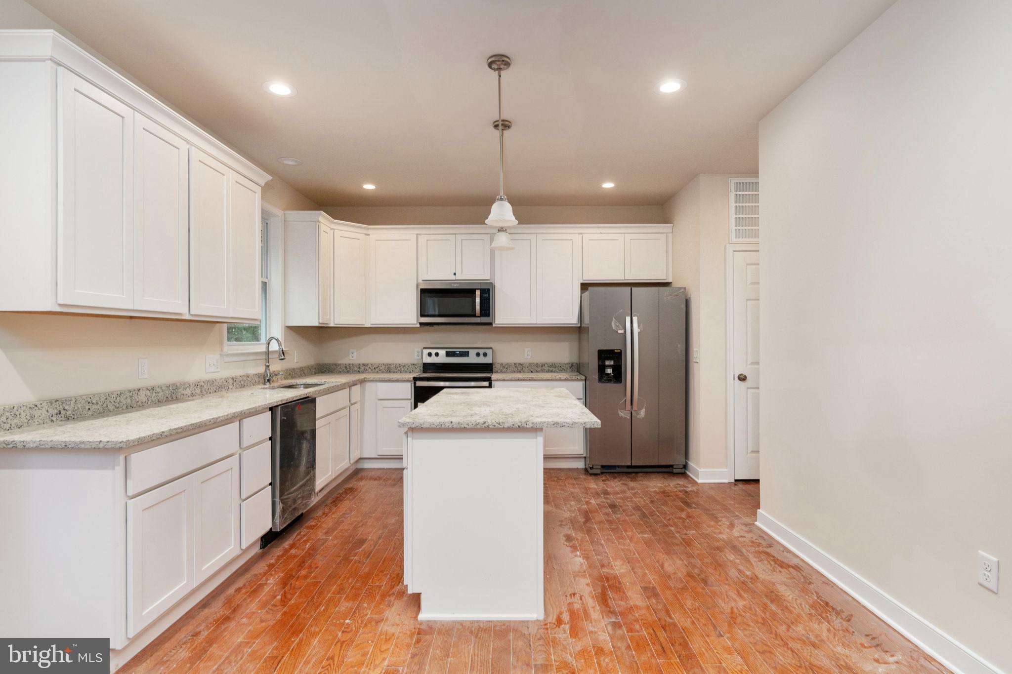 8861 SAGE CT