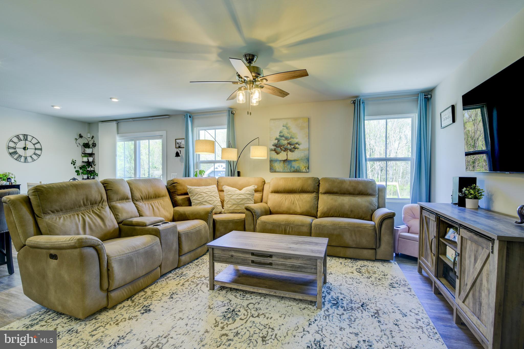 11290 EMERALD DRIVE