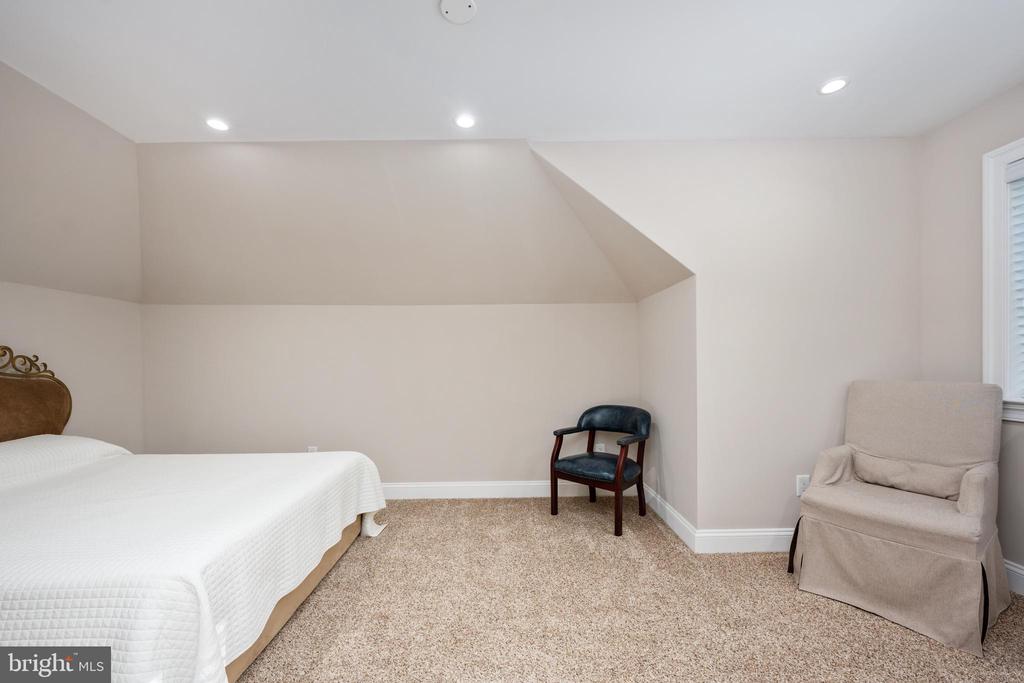 11092 CALEDON ROAD