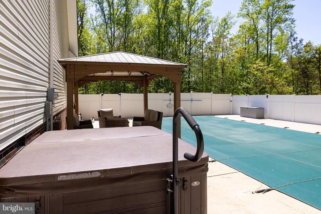 14407 DAVIS DRIVE