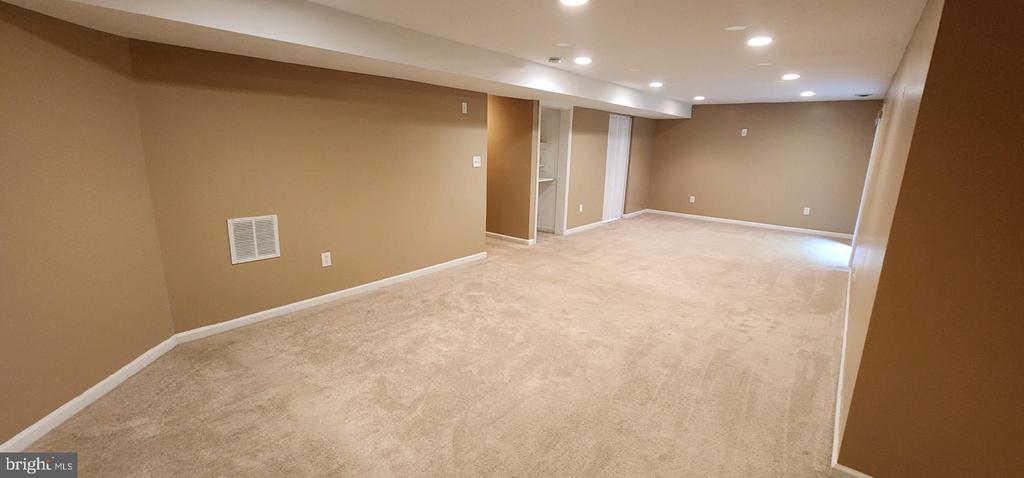 8295 FAIRBANKS COURT