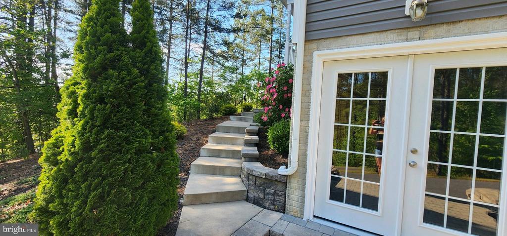 8207 BUCKTHORNE RUN