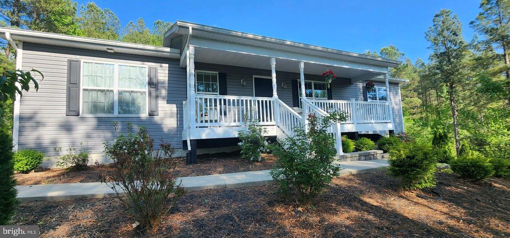 8207 BUCKTHORNE RUN