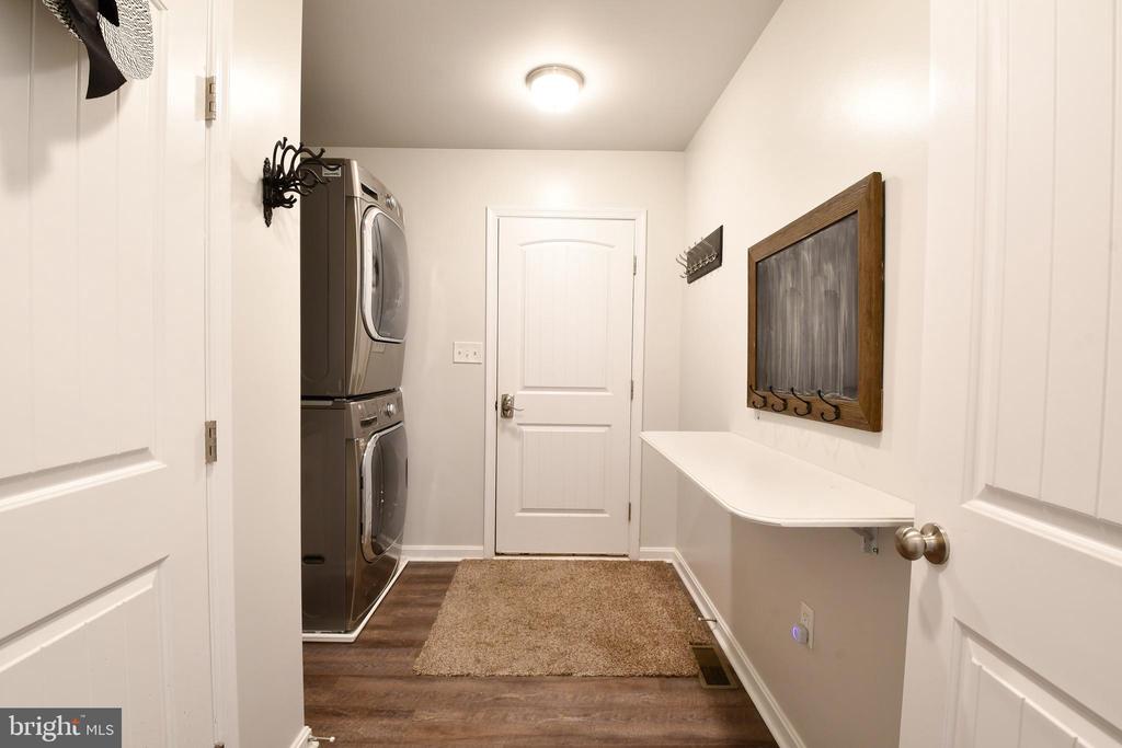 8207 BUCKTHORNE RUN