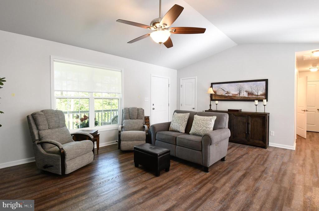 8207 BUCKTHORNE RUN