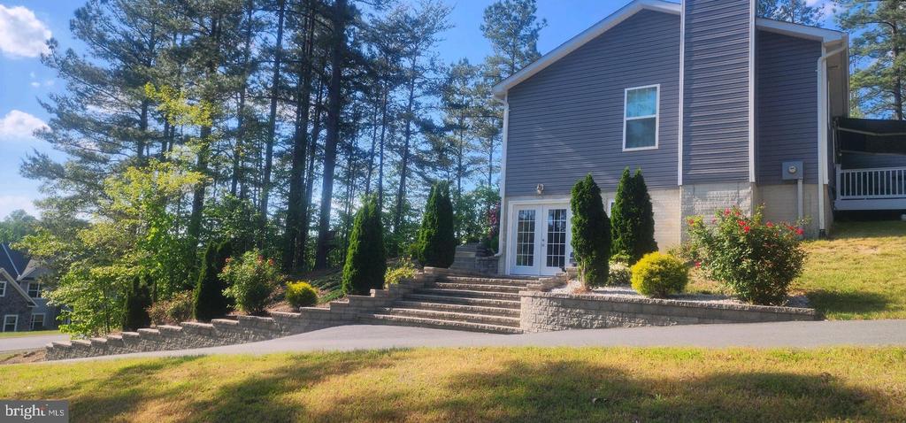 8207 BUCKTHORNE RUN