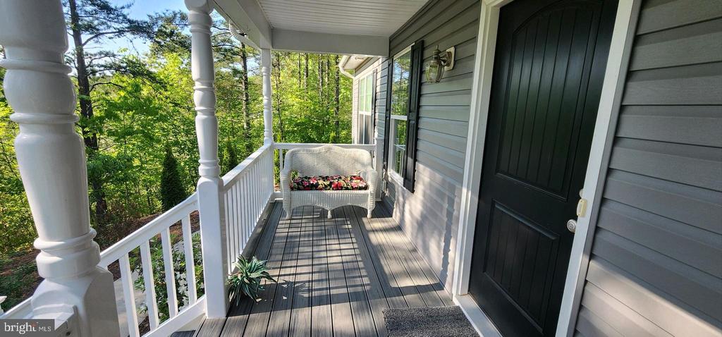 8207 BUCKTHORNE RUN