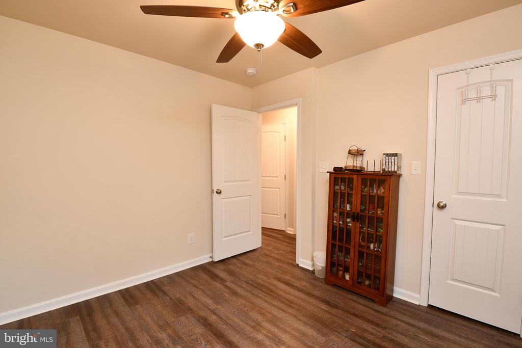 8207 BUCKTHORNE RUN