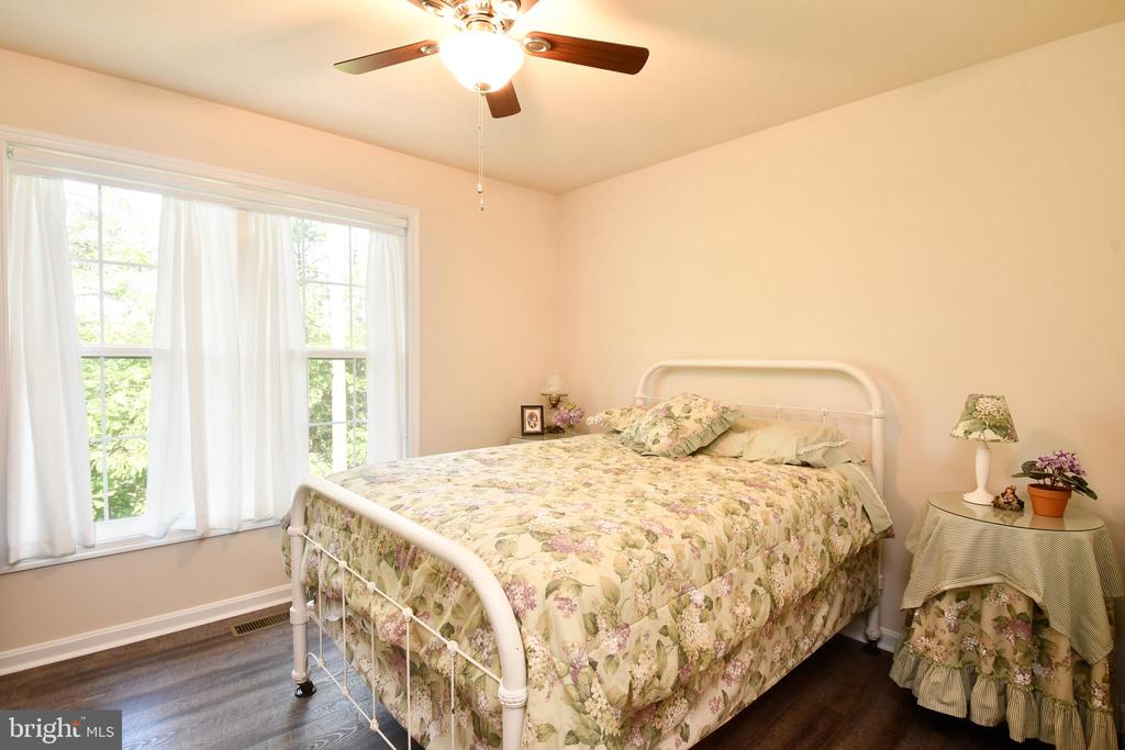 8207 BUCKTHORNE RUN