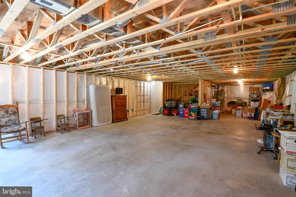 8207 BUCKTHORNE RUN