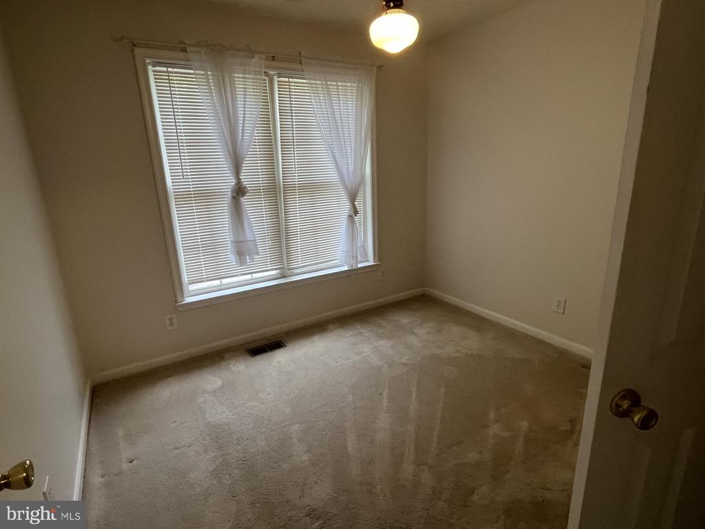 1136 GARNER DRIVE