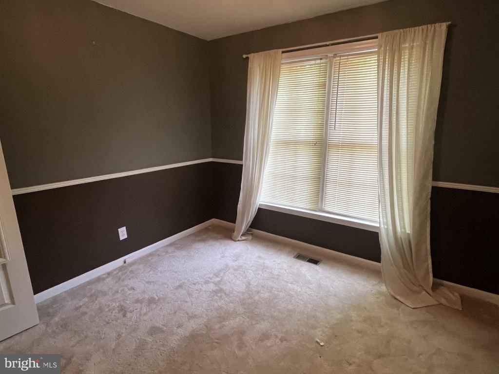 1136 GARNER DRIVE
