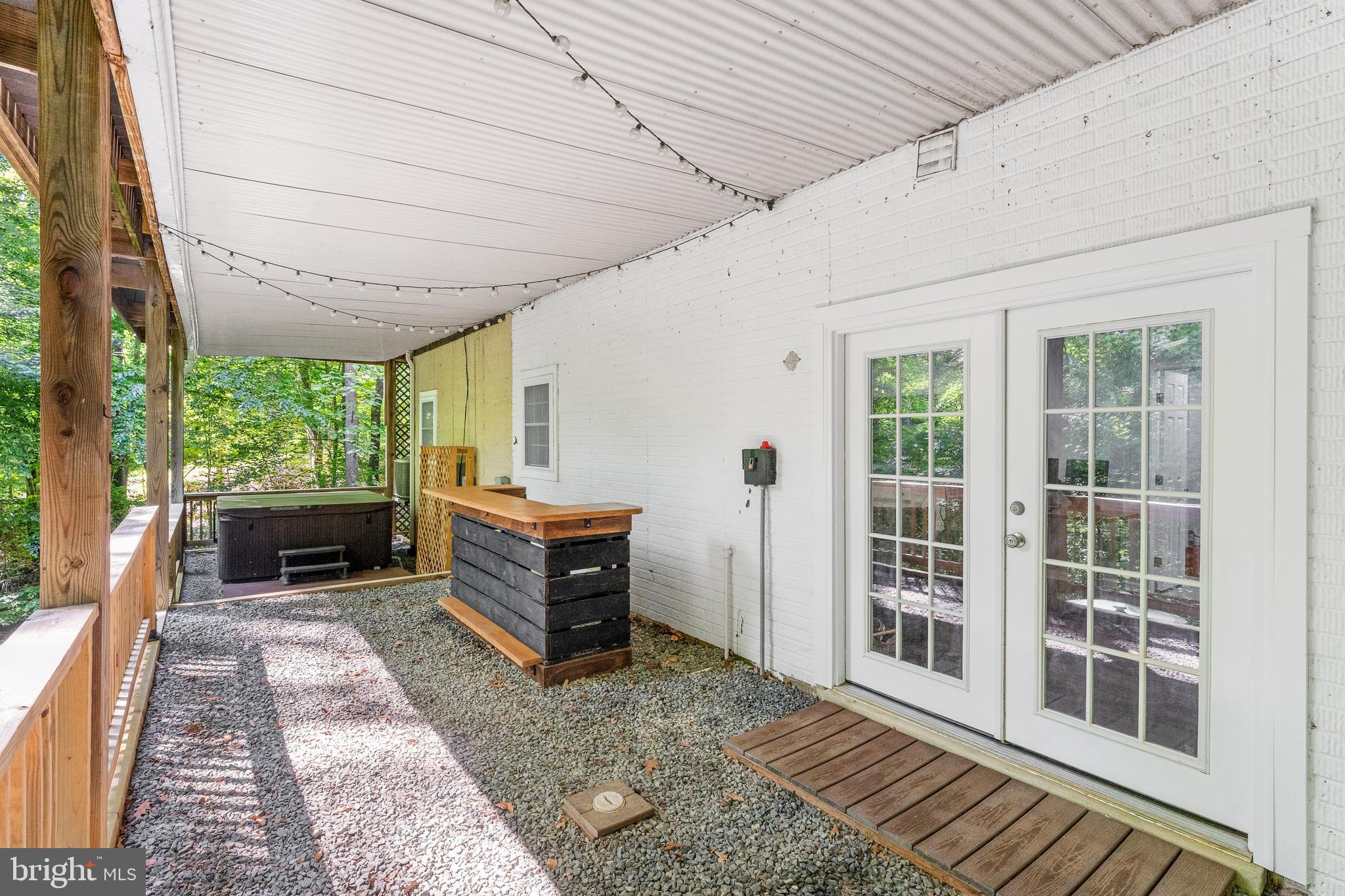 8231 REAGAN DRIVE