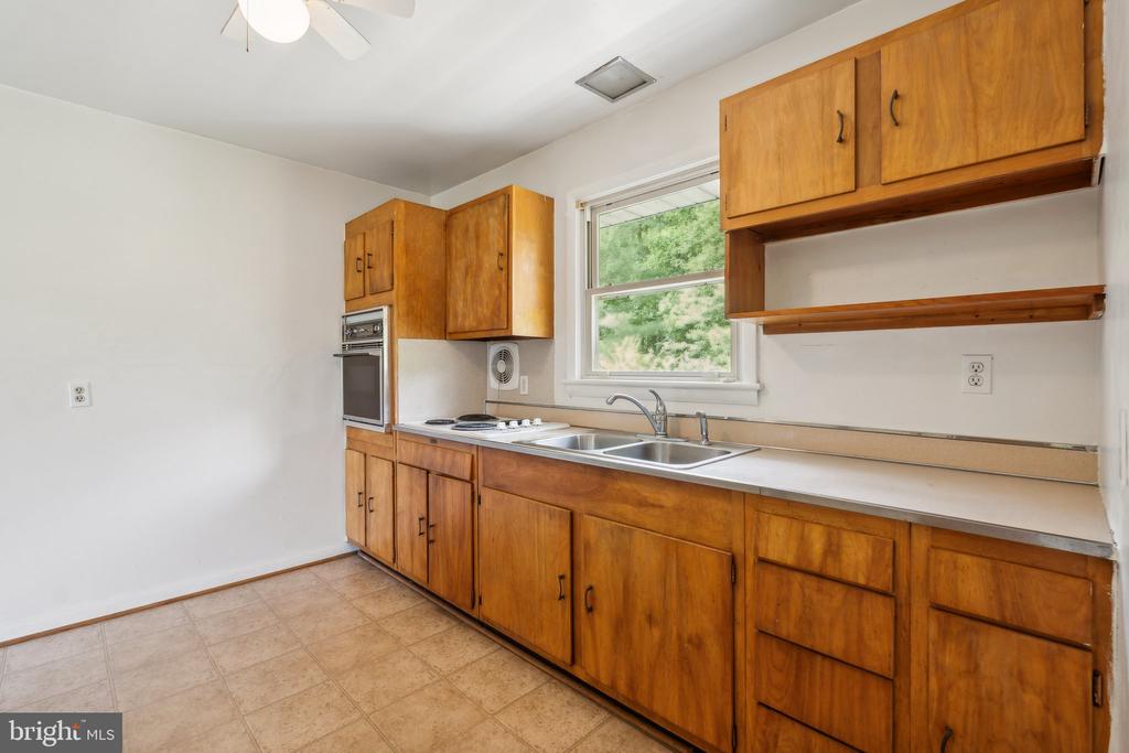 8384 WILLOW HILL ROAD