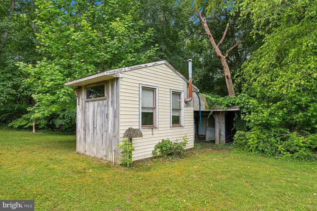 8384 WILLOW HILL ROAD