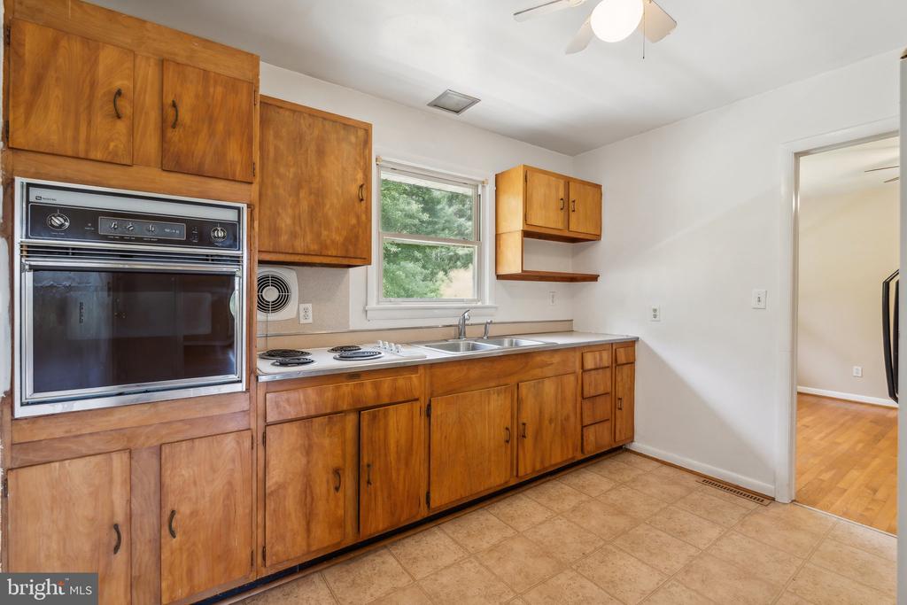 8384 WILLOW HILL ROAD