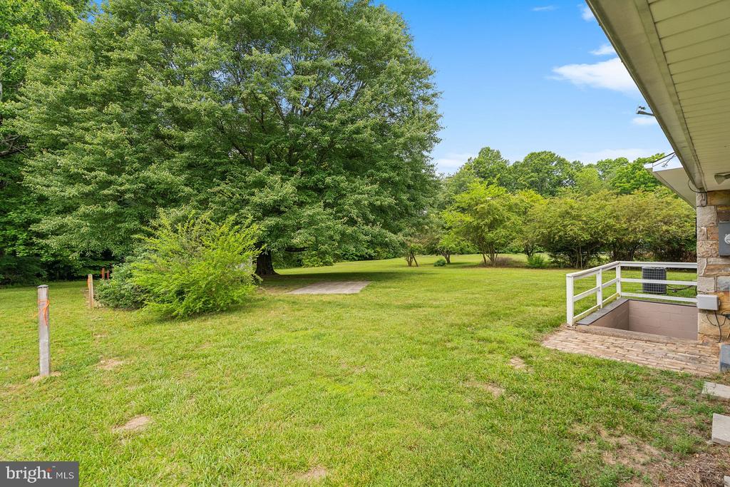8384 WILLOW HILL ROAD