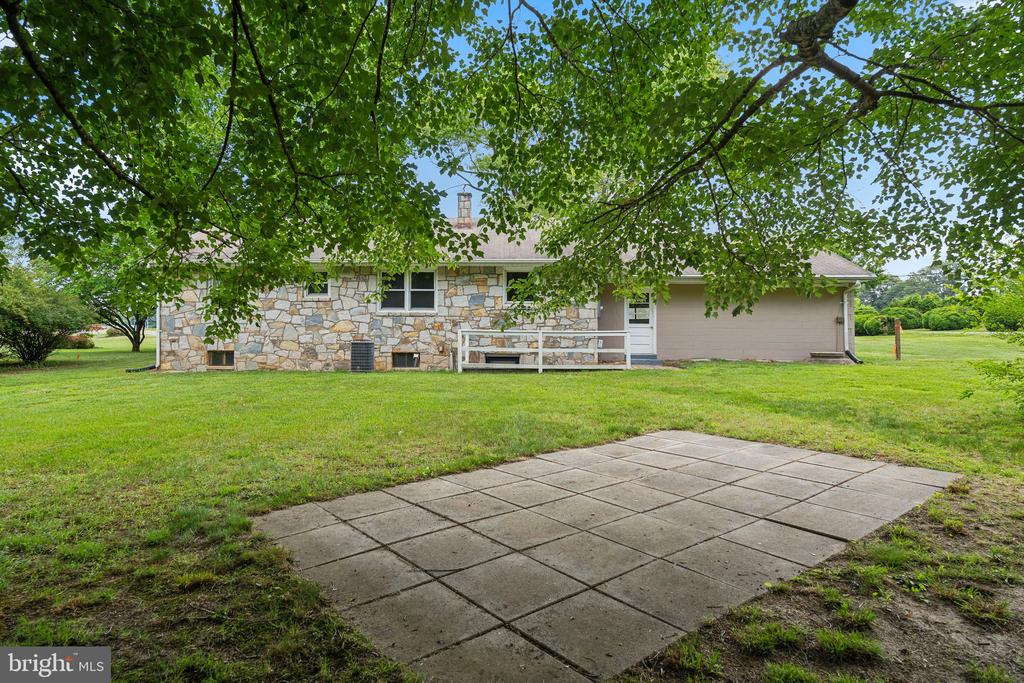 8384 WILLOW HILL ROAD