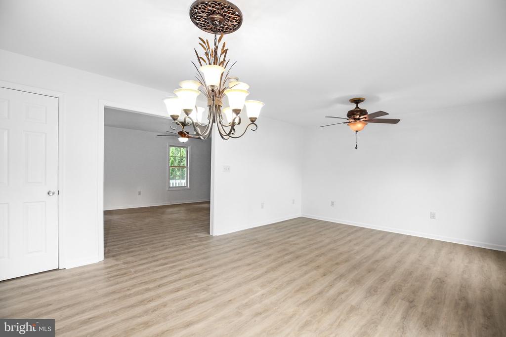 10429 HUTCHISON LANE