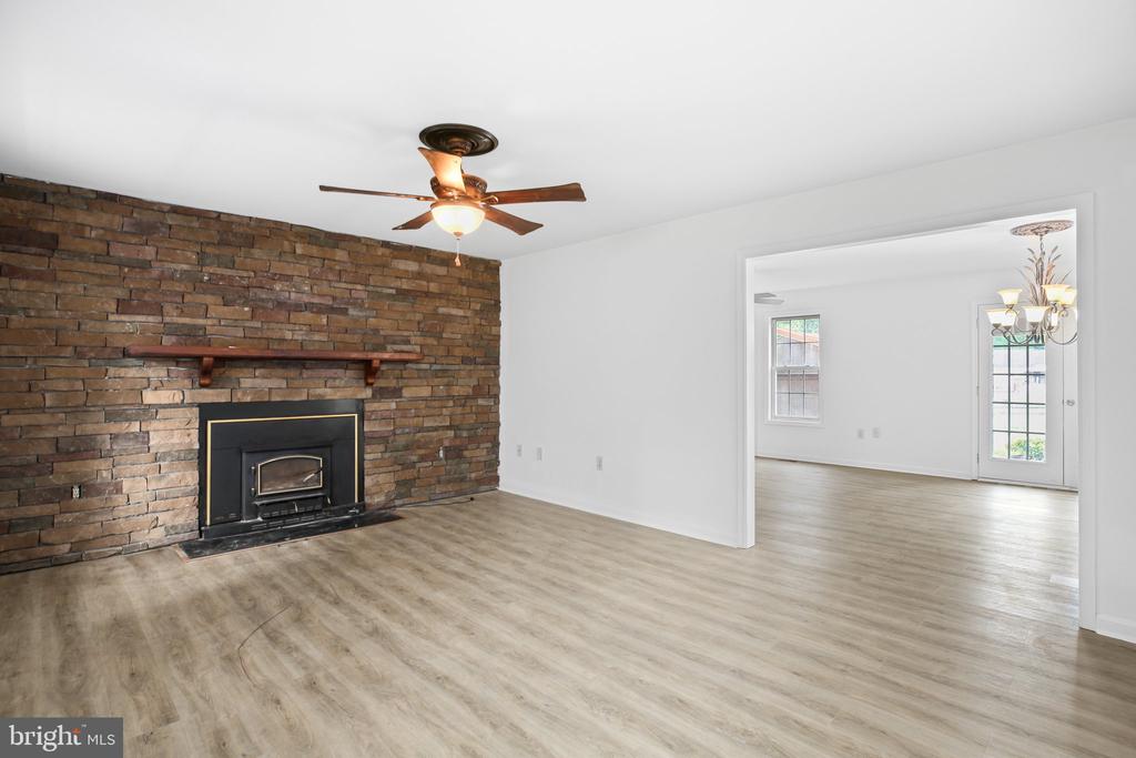 10429 HUTCHISON LANE