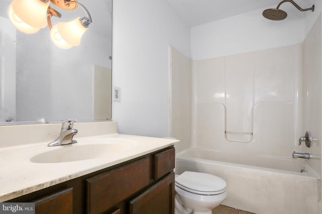 10429 HUTCHISON LANE
