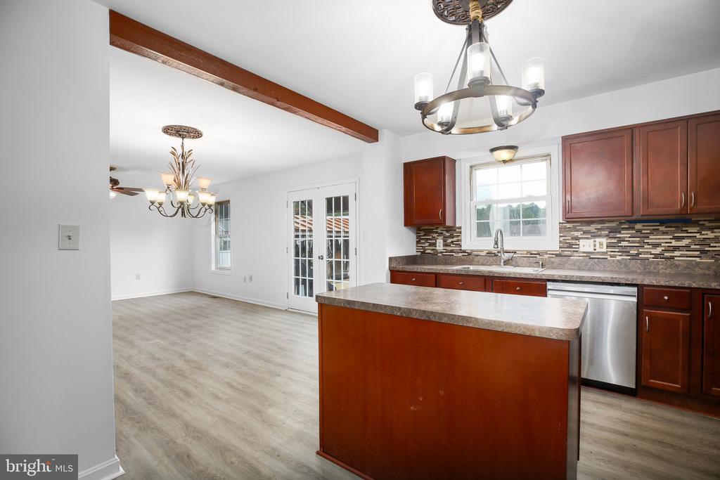 10429 HUTCHISON LANE