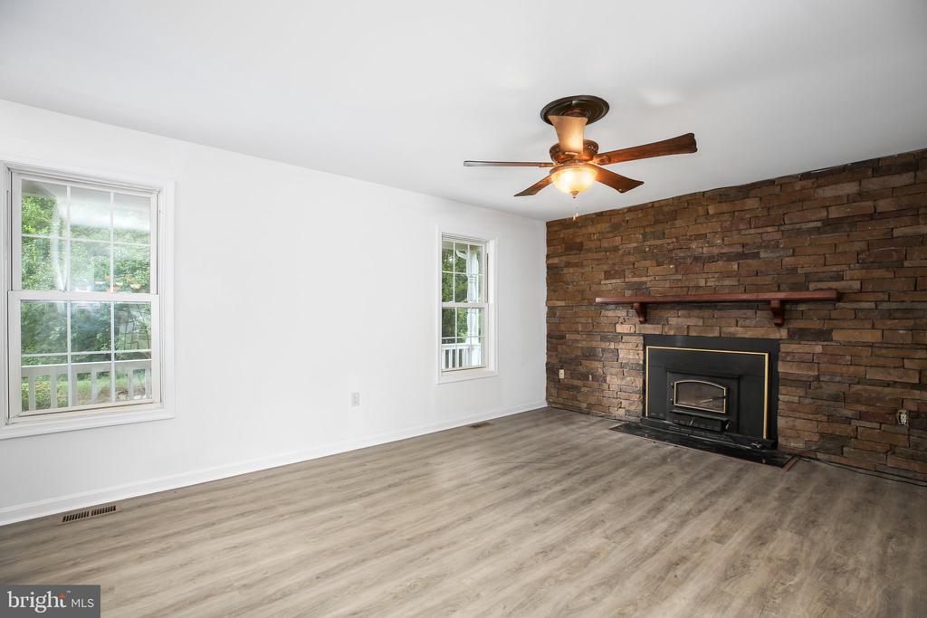 10429 HUTCHISON LANE