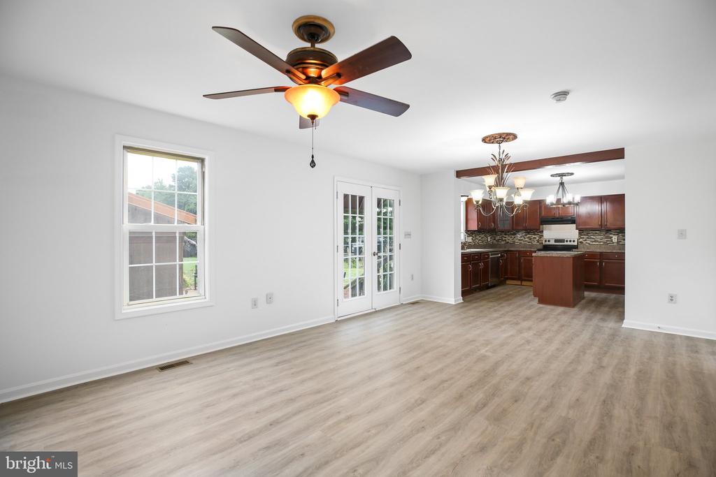 10429 HUTCHISON LANE